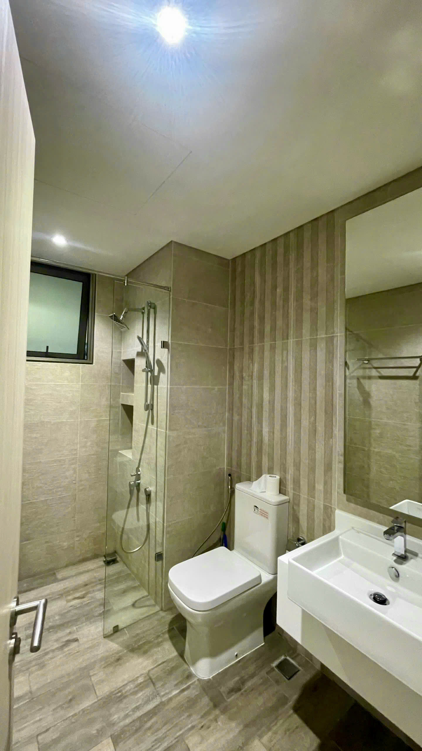 z7147684321126_69e21ca2d5a9107979cd674ec2c1f333